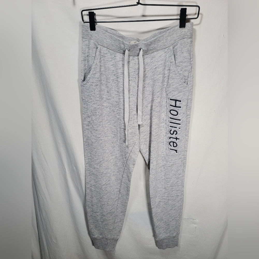 Women's Hollister size small cuffed ankle joggers with drawstring in great shape